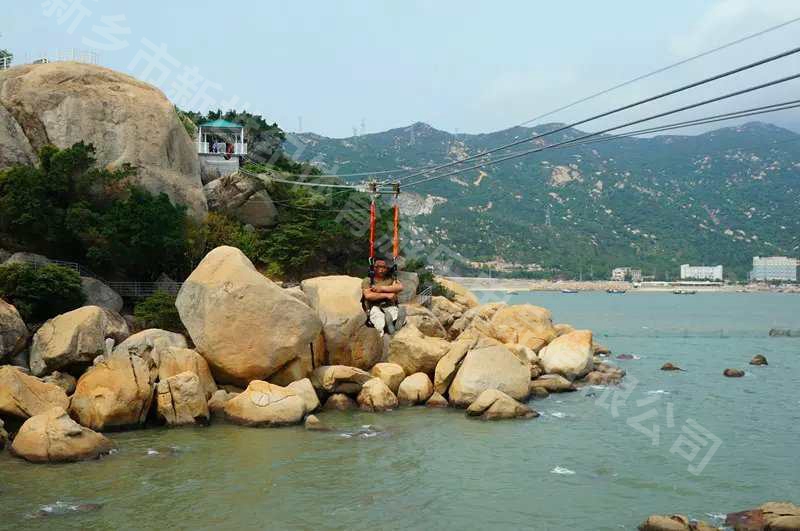 不是所有的地形都適合建設(shè)滑索哦！