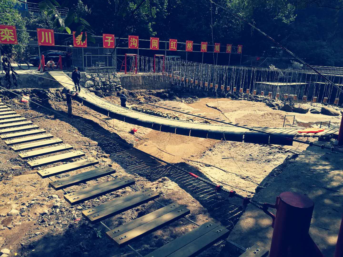 為什么要在景區(qū)安裝吊橋？